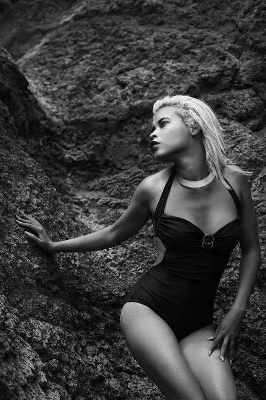 Photographe professionnel à Paris réalise vos shooting mode, beauté, lingerie pour vos lookbook, catalogue, publicité et book photo Edito - Jean Christophe LAGARDE